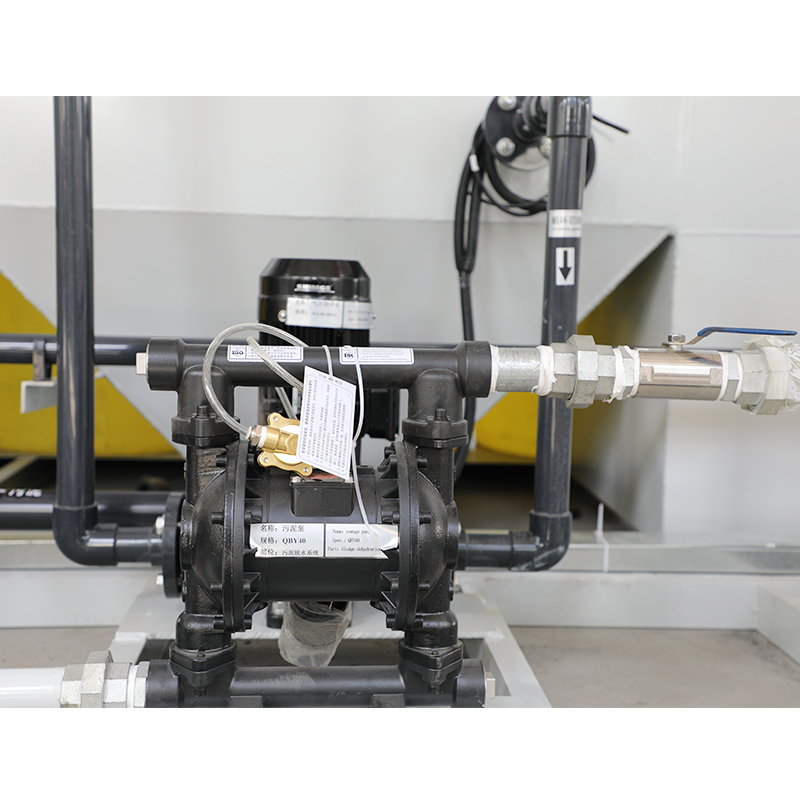 How can the pretreatment module of skid-mounted painting wastewater treatment equipment efficiently remove paint residue?
